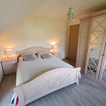 Maison Et Velos A Godinne Dans La Vallee De La Meuse Buitenkant foto