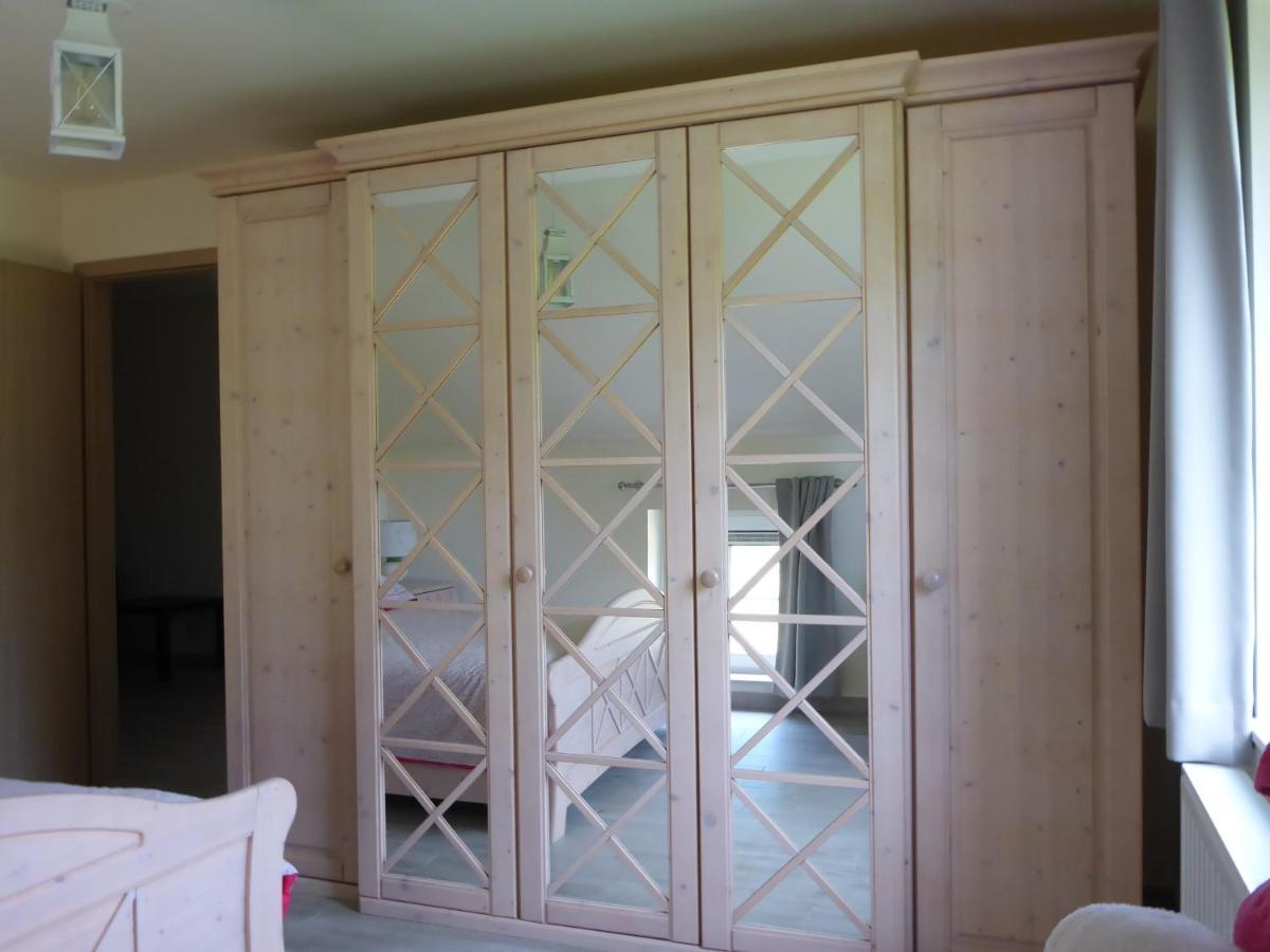 Maison Et Velos A Godinne Dans La Vallee De La Meuse Buitenkant foto