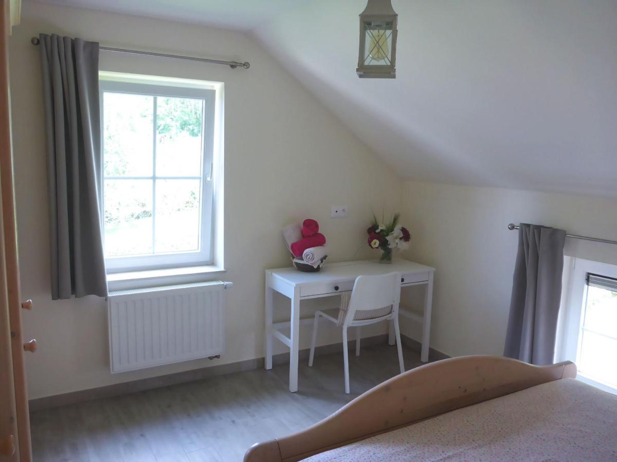 Maison Et Velos A Godinne Dans La Vallee De La Meuse Buitenkant foto