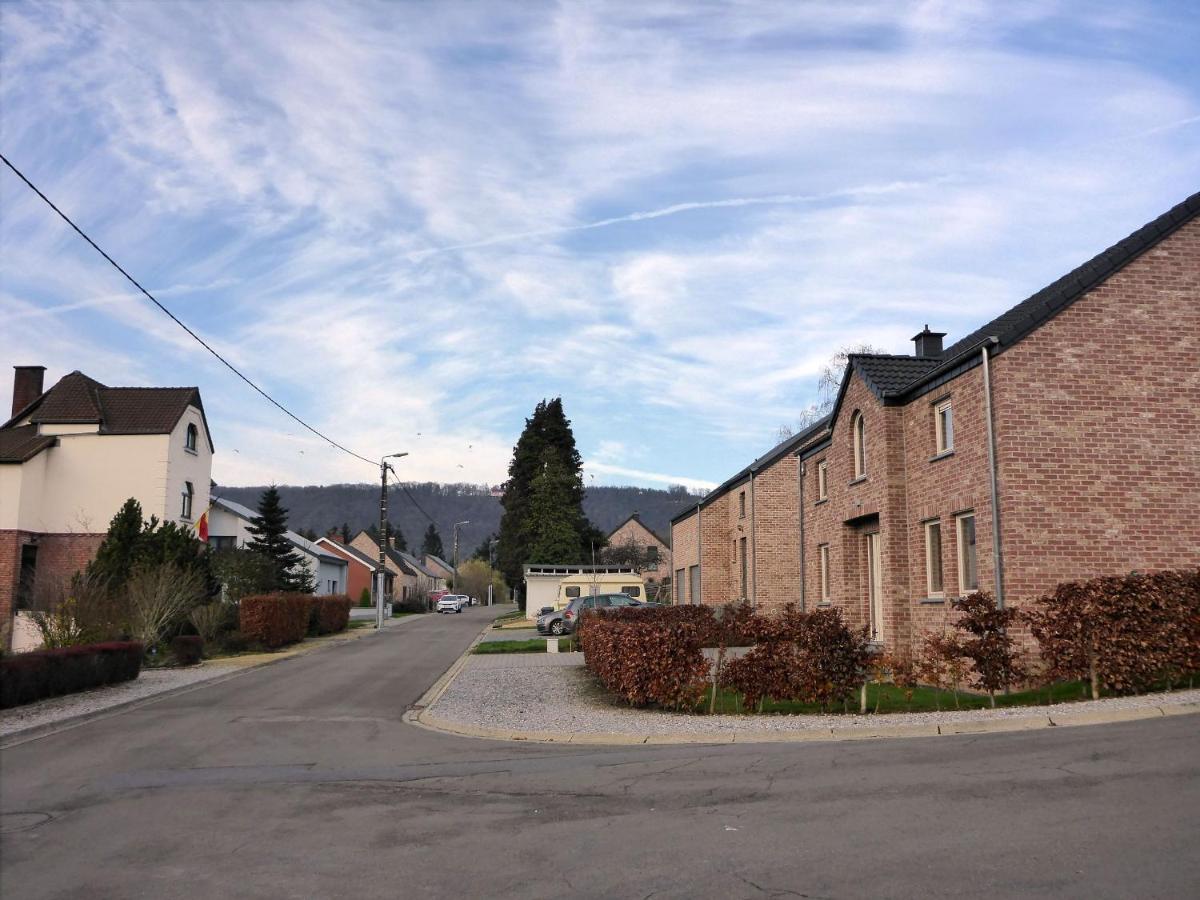 Maison Et Velos A Godinne Dans La Vallee De La Meuse Buitenkant foto