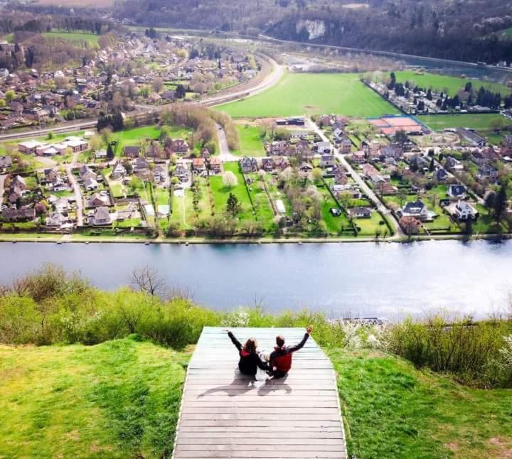 Maison Et Velos A Godinne Dans La Vallee De La Meuse Buitenkant foto