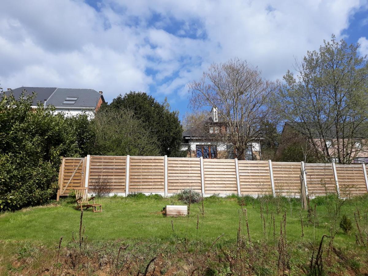 Maison Et Velos A Godinne Dans La Vallee De La Meuse Buitenkant foto